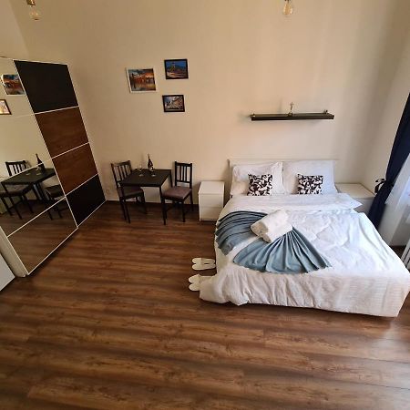 Apartmán Světlý prostorný byt v Karlíně Praha Exteriér fotografie