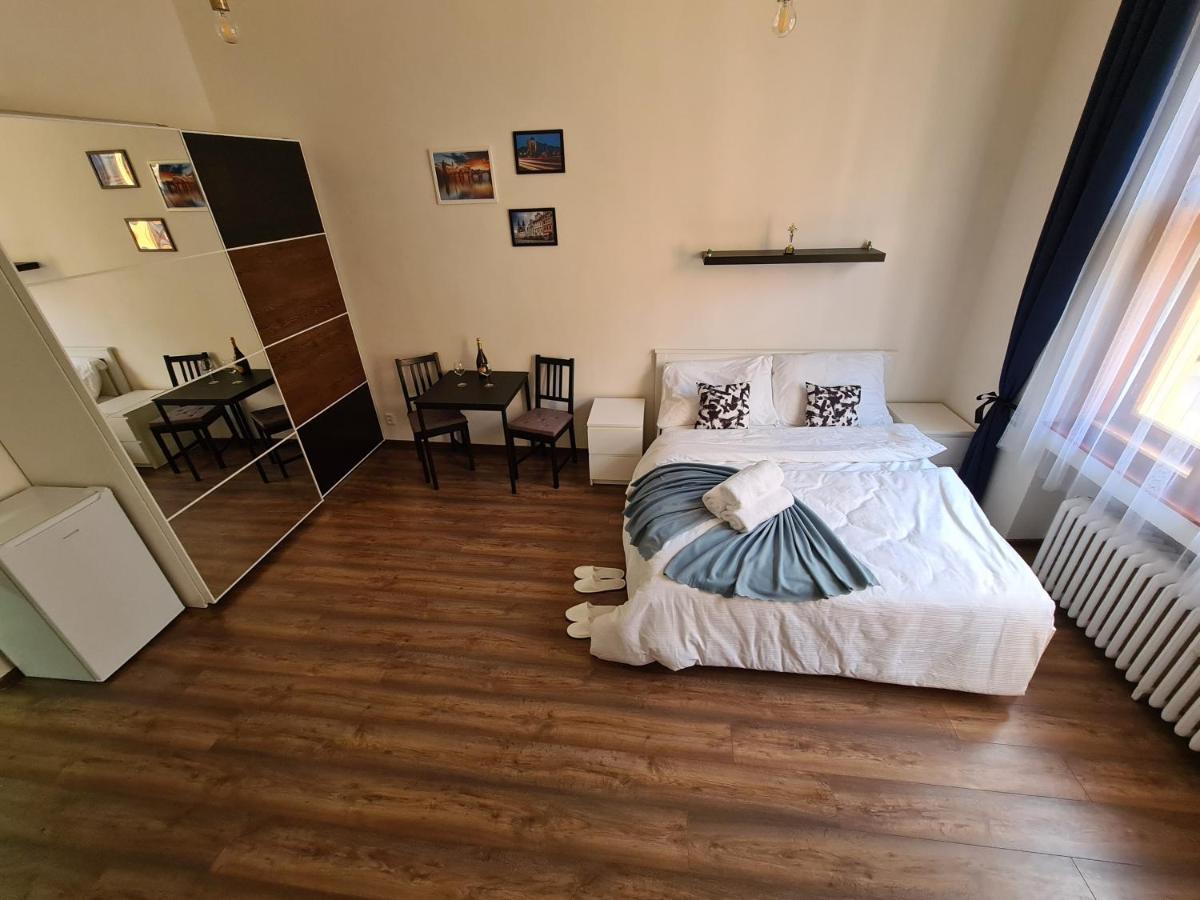Apartmán Světlý prostorný byt v Karlíně Praha Exteriér fotografie